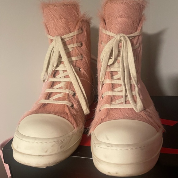 Rick Owen’s pink strobe sneakers - Picture 2 of 10